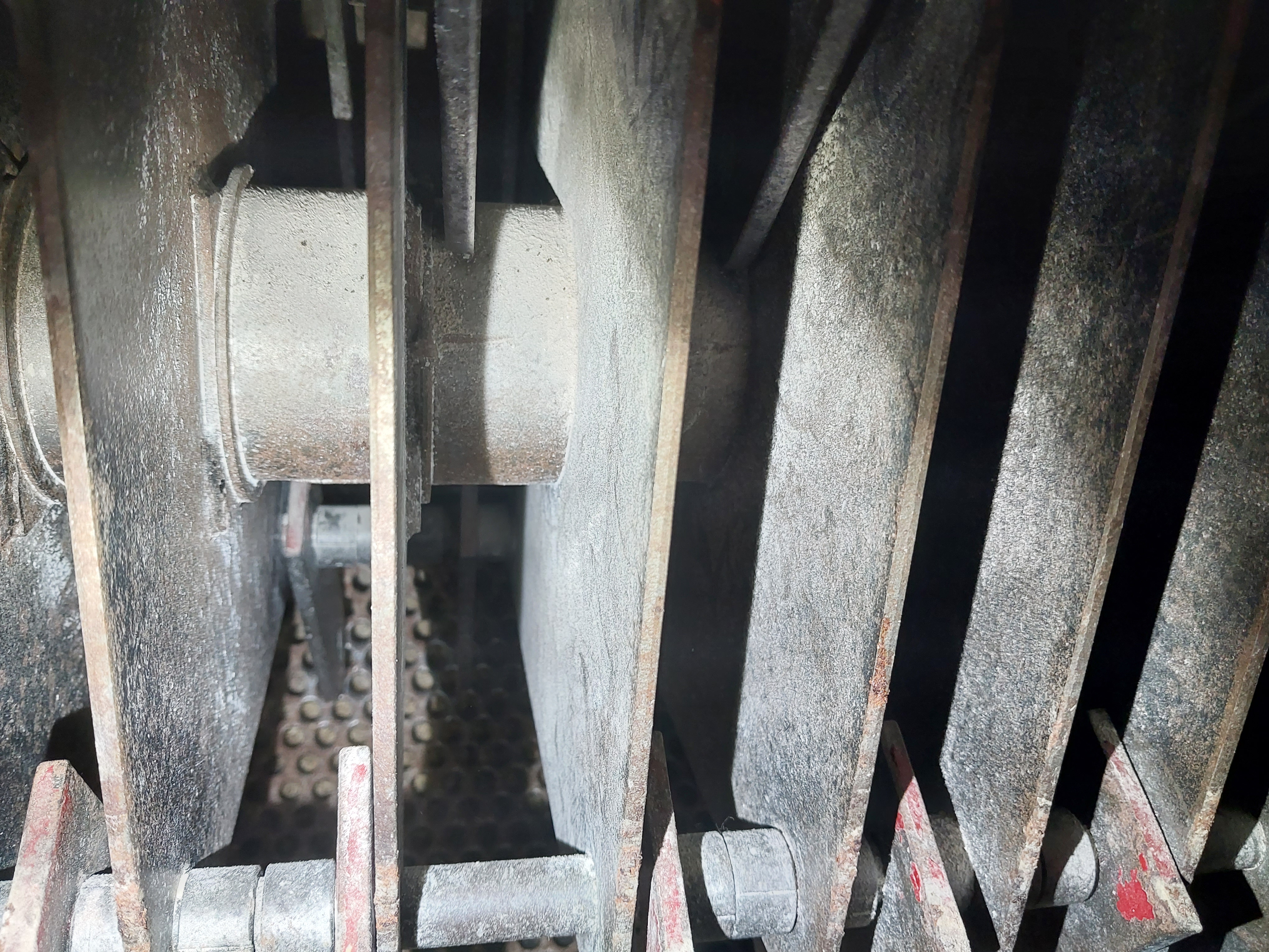 New Holland 352 Grinder Mixer