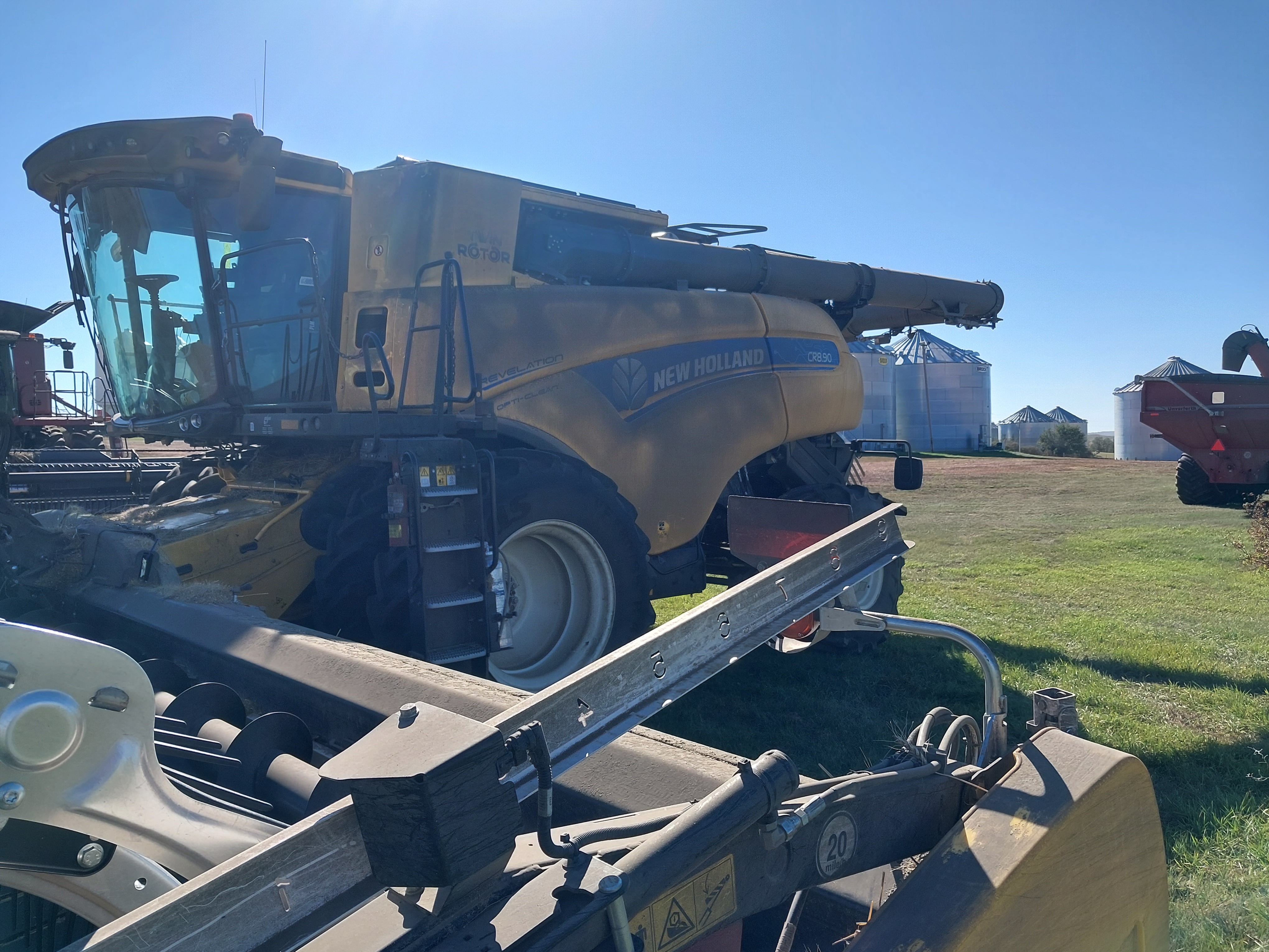 2021 New Holland CR8.90 Combine