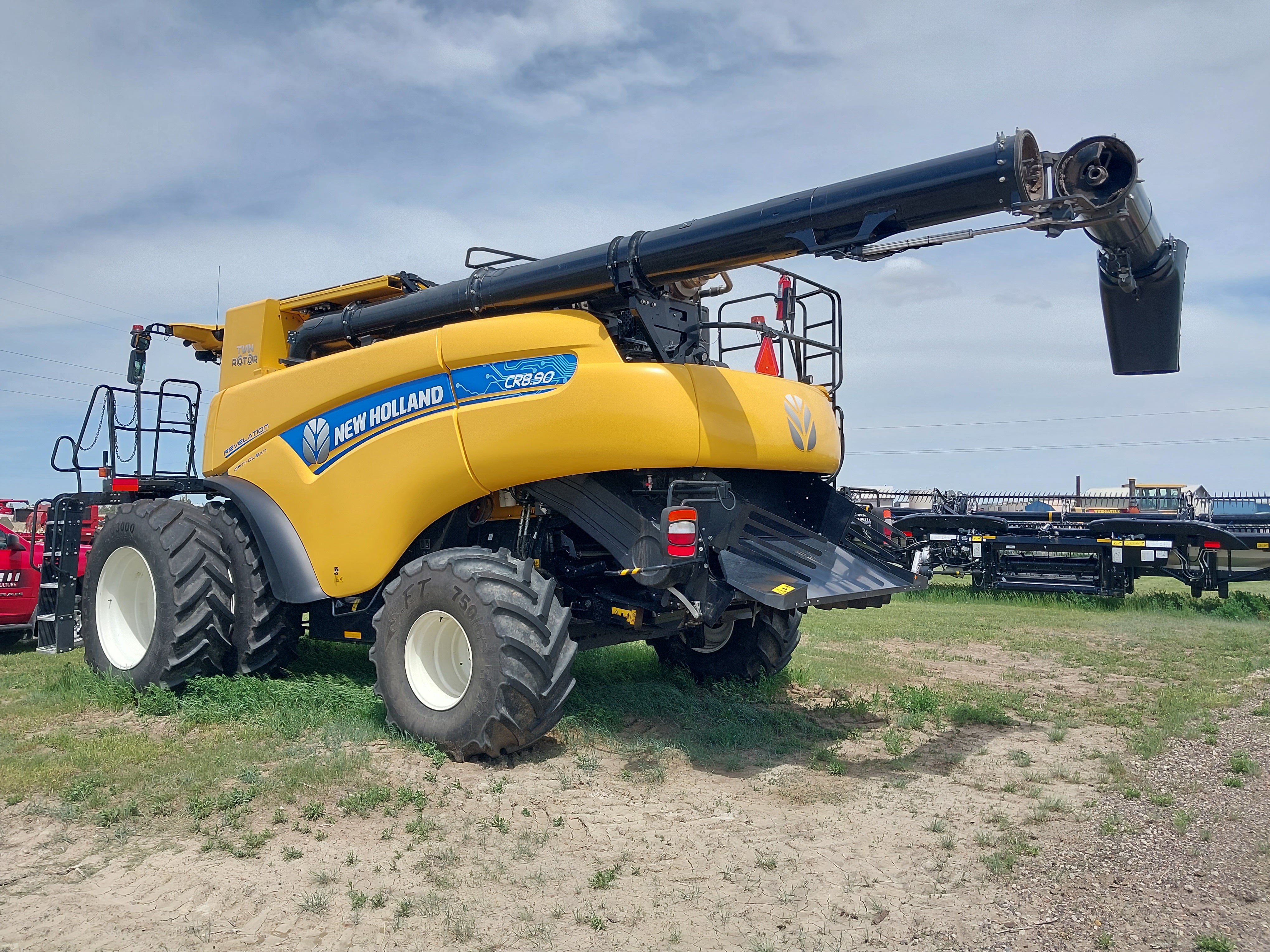 2021 New Holland CR8.90 Combine