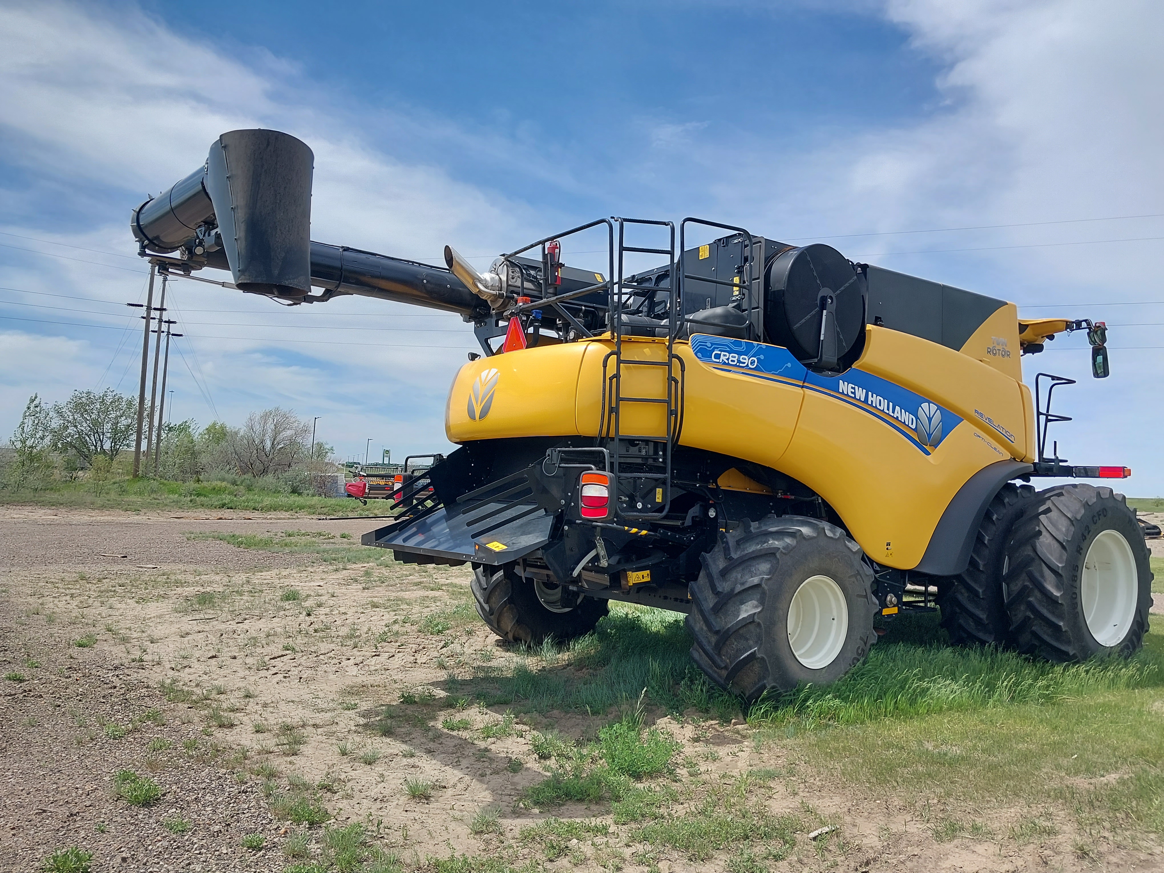 2021 New Holland CR8.90 Combine