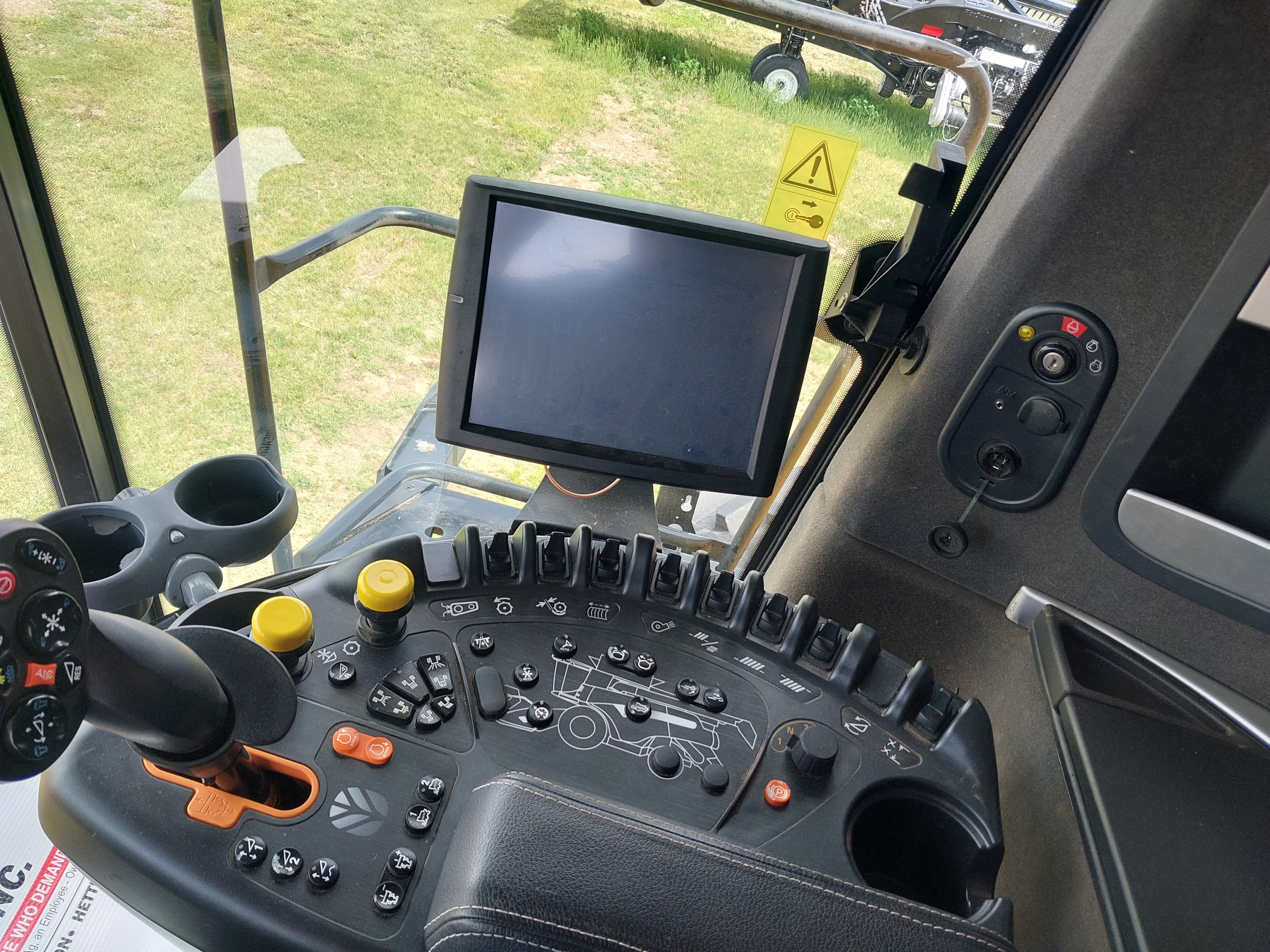 2021 New Holland CR8.90 Combine