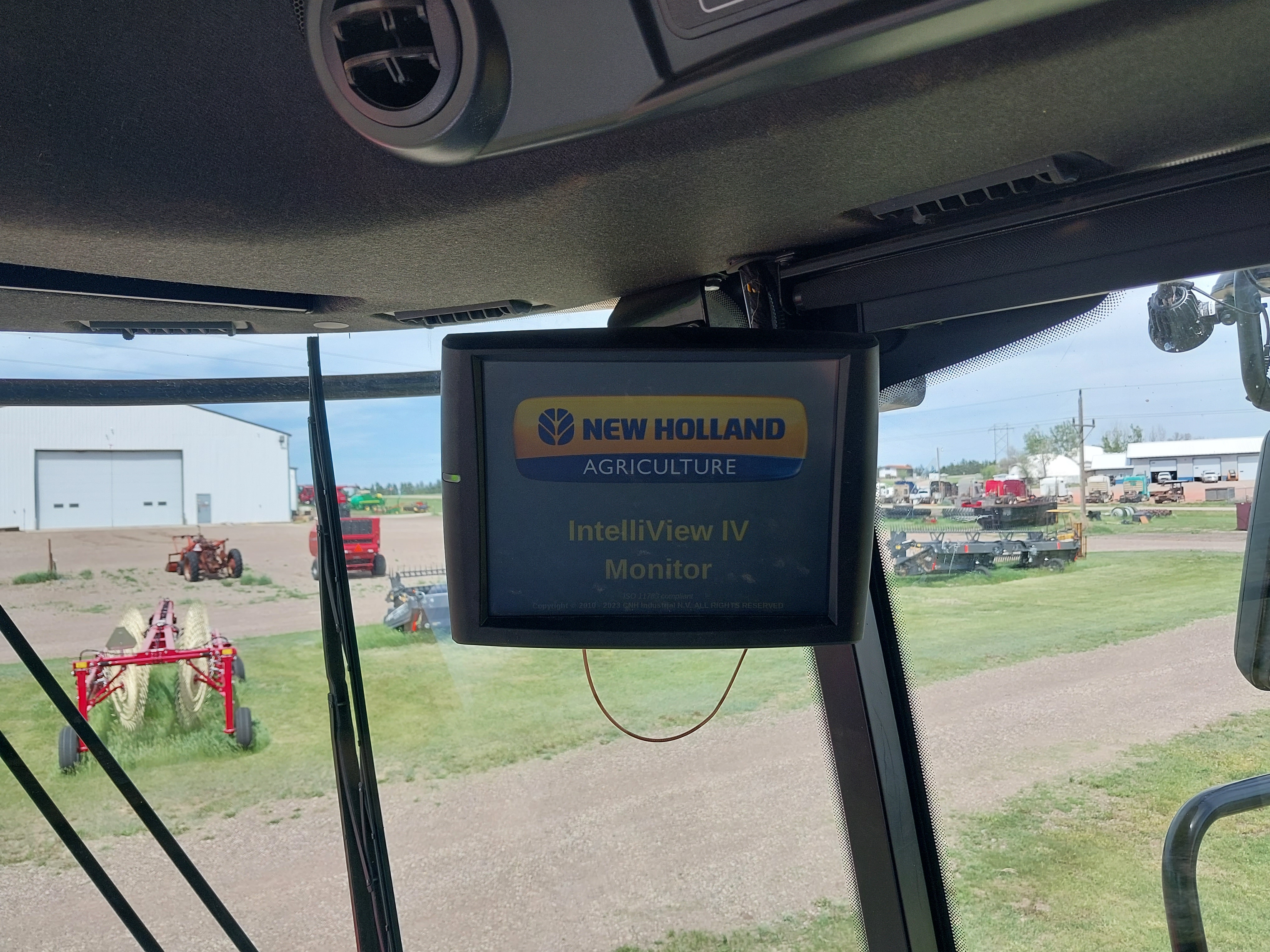 2021 New Holland CR8.90 Combine