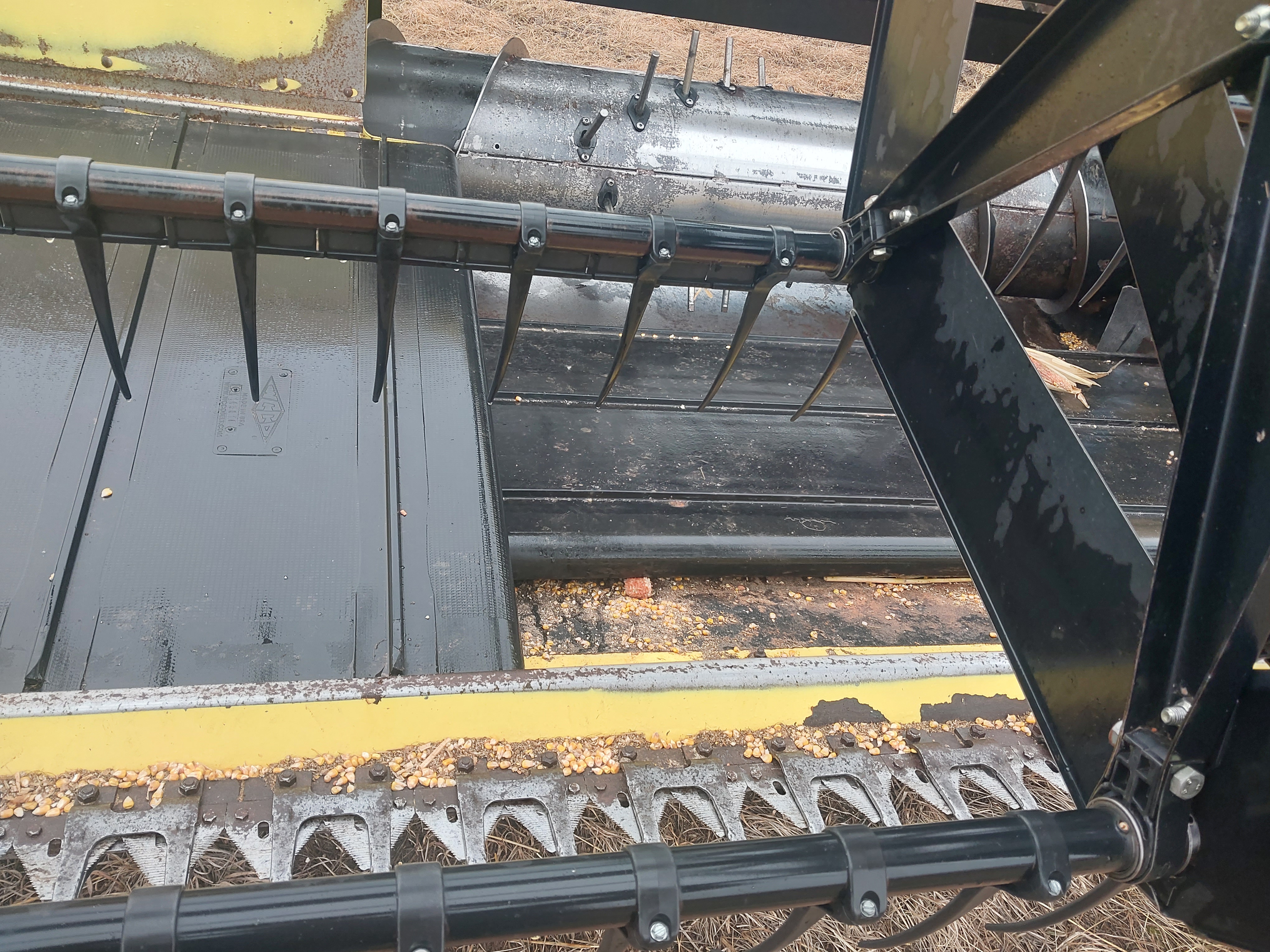 2001 Honey Bee SP36 Header Draper