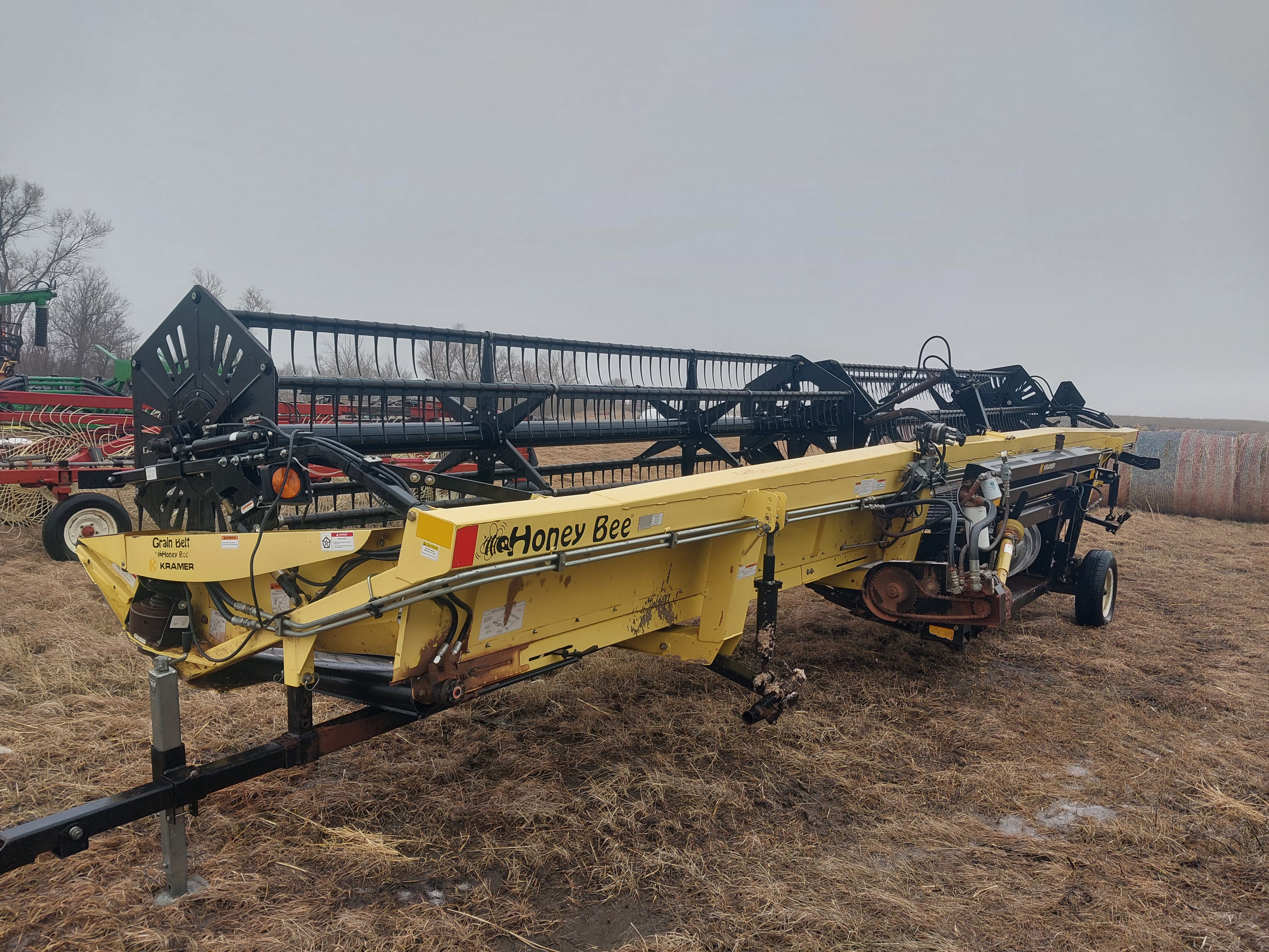 2001 Honey Bee SP36 Header Draper