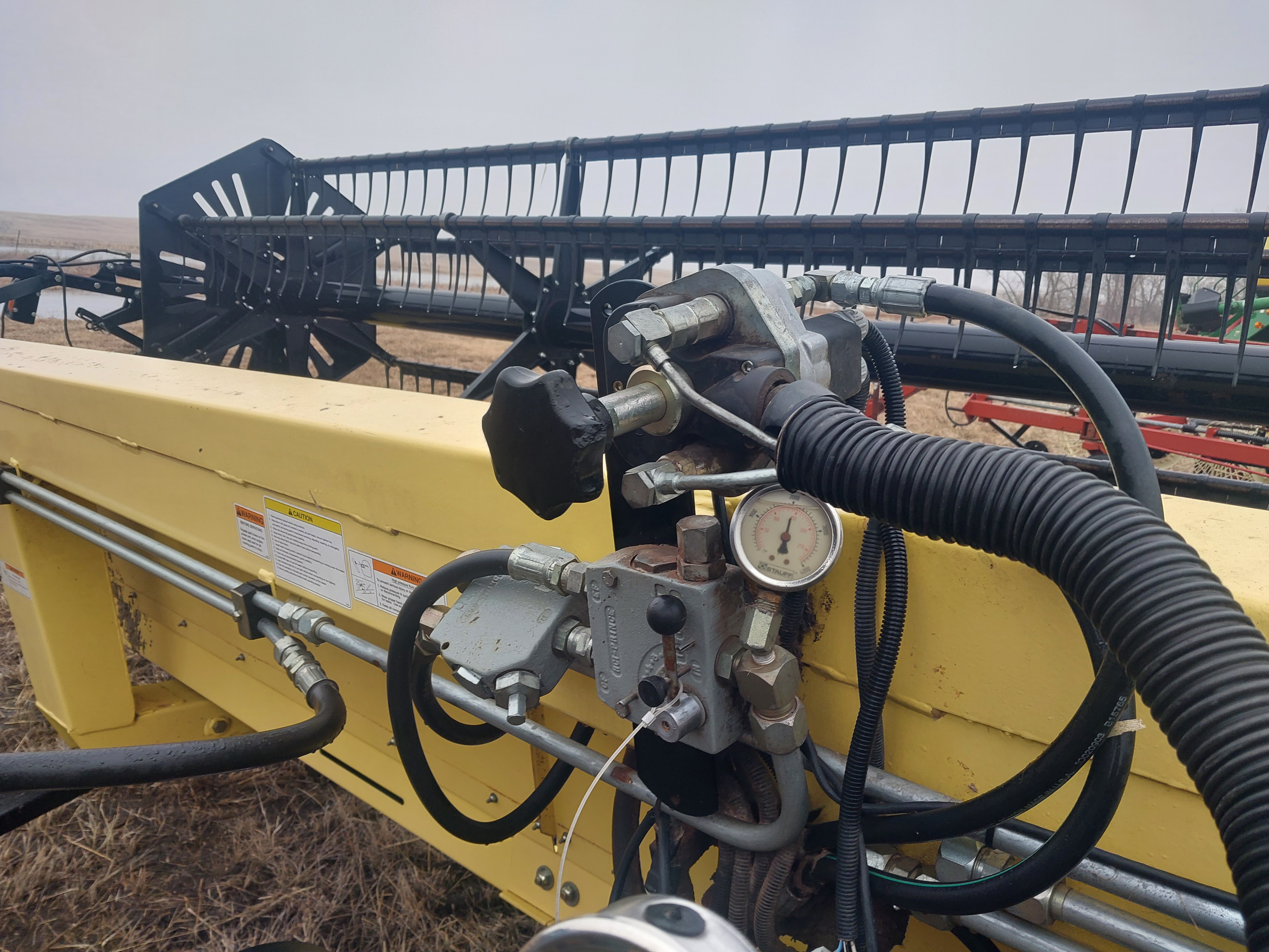 2001 Honey Bee SP36 Header Draper