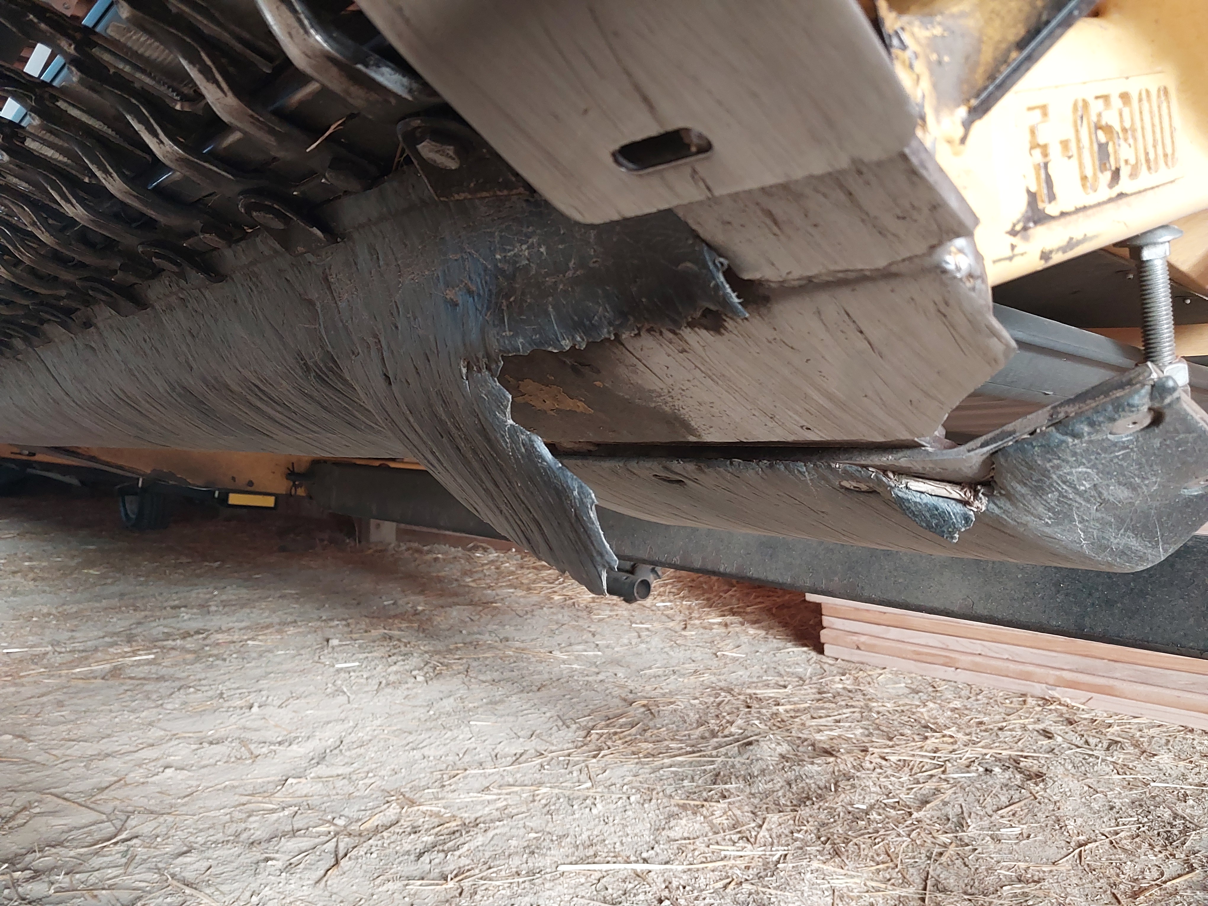 2009 New Holland 94C-40 Header Combine