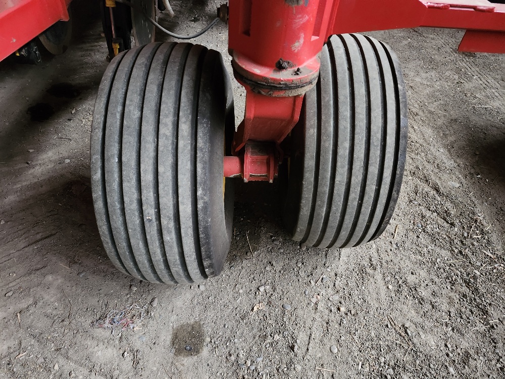 2012 Bourgault 3320 Air Drill