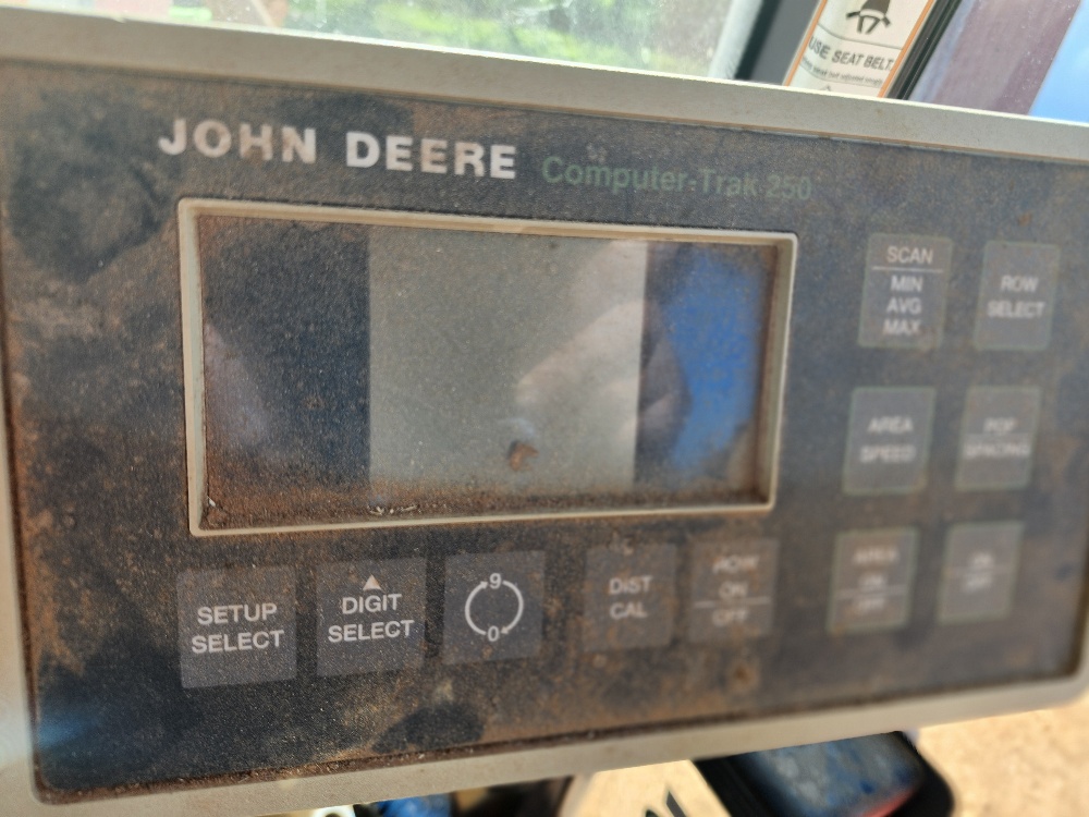 1995 John Deere 7200 Planter