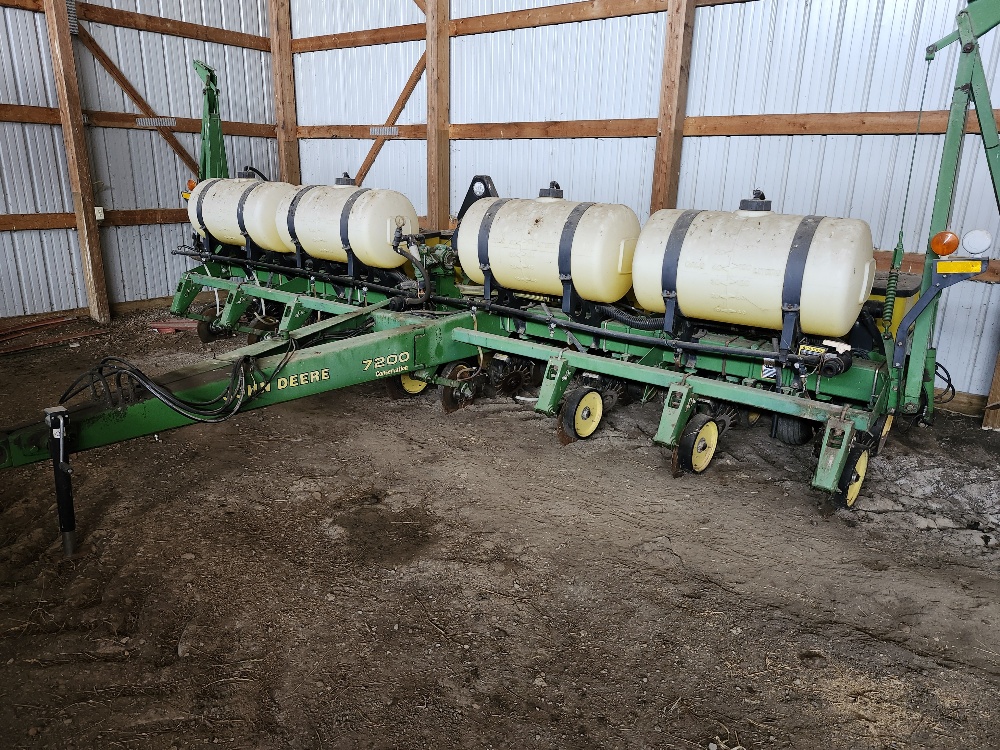 1995 John Deere 7200 Planter