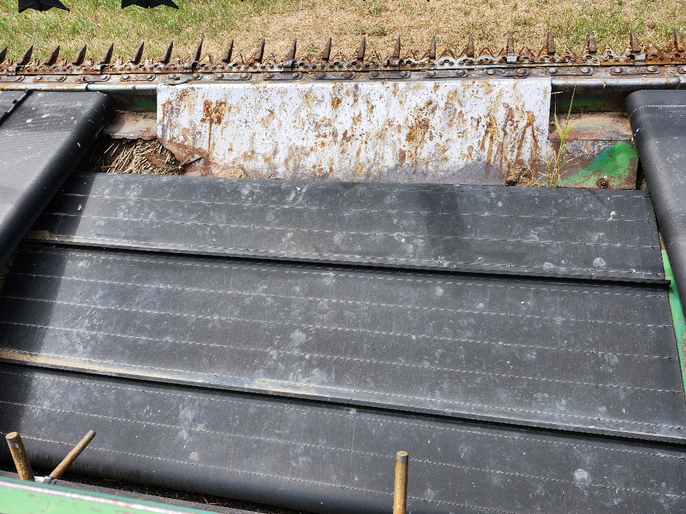 2001 John Deere 936D Header Combine