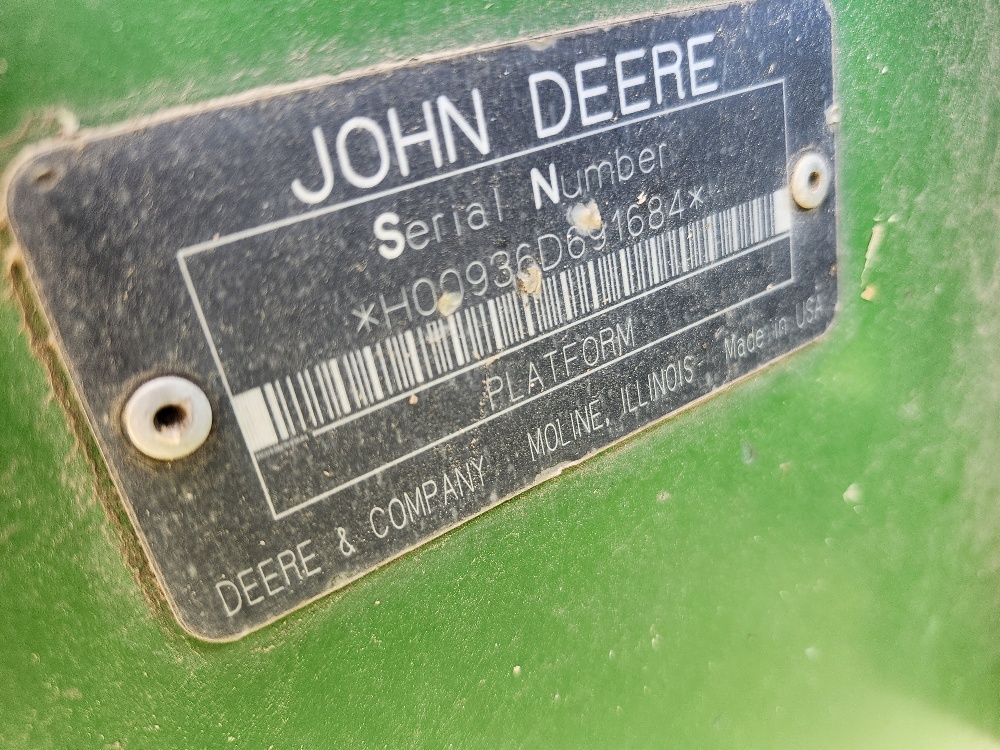 2001 John Deere 936D Header Combine