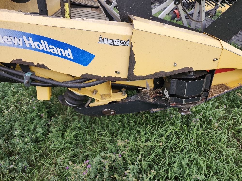 2009 New Holland 88C-36 Header Combine