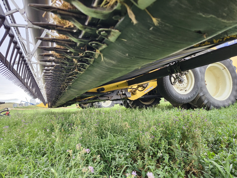 2009 New Holland 88C-36 Header Combine