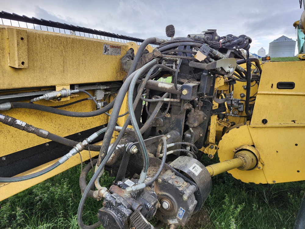2009 New Holland 88C-36 Header Combine