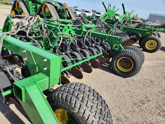 2023 John Deere N560 Air Seeder