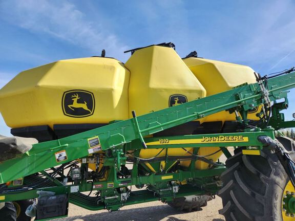 2023 John Deere N560 Air Seeder