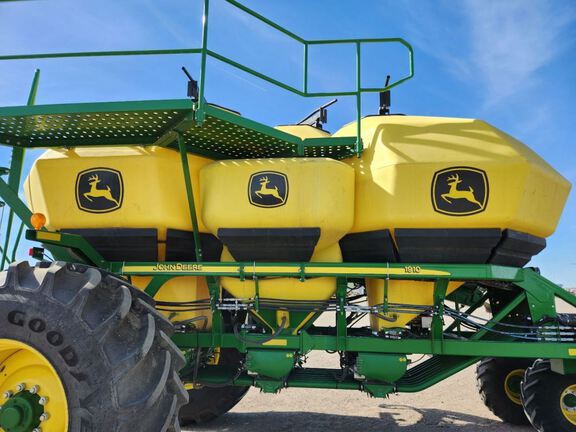 2023 John Deere N560 Air Seeder