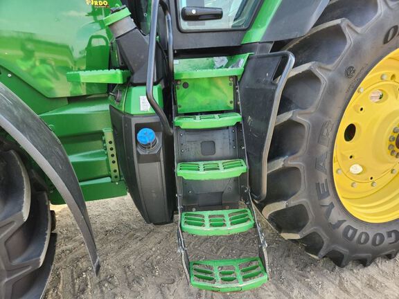 2022 John Deere 8R 340 Tractor