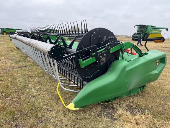 2022 John Deere RD40F Header Combine