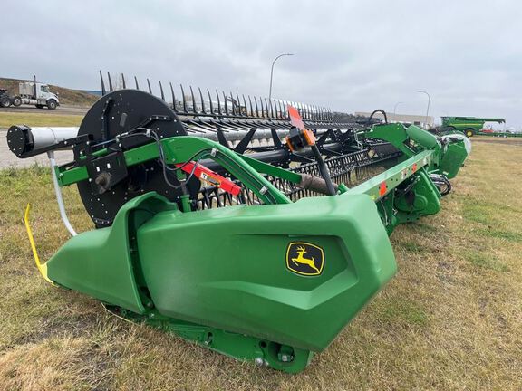 2022 John Deere RD40F Header Combine