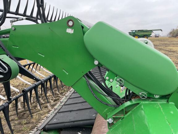 2022 John Deere RD40F Header Combine