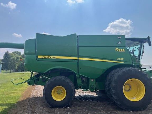 2022 John Deere S780 Combine