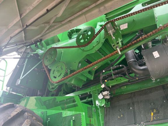 2022 John Deere S780 Combine