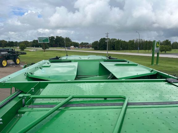 2022 John Deere S780 Combine