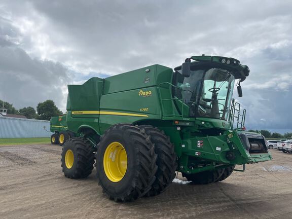 2022 John Deere S780 Combine