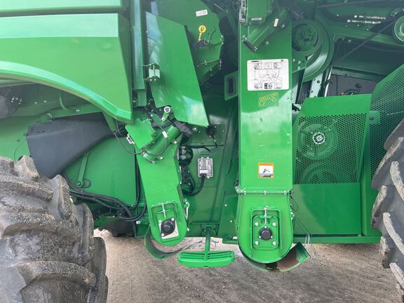 2022 John Deere S780 Combine