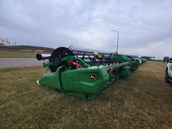 2024 John Deere RD40F Header Combine