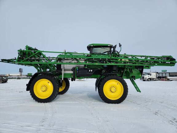 2024 John Deere 410R Sprayer/High Clearance