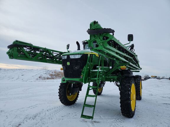 2024 John Deere 410R Sprayer/High Clearance