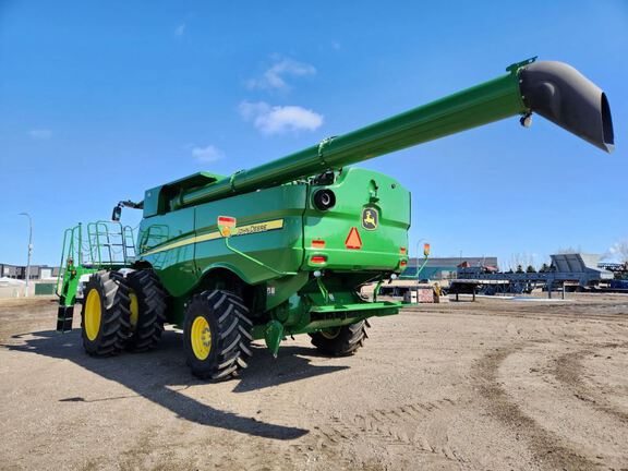 2024 John Deere S770 Combine
