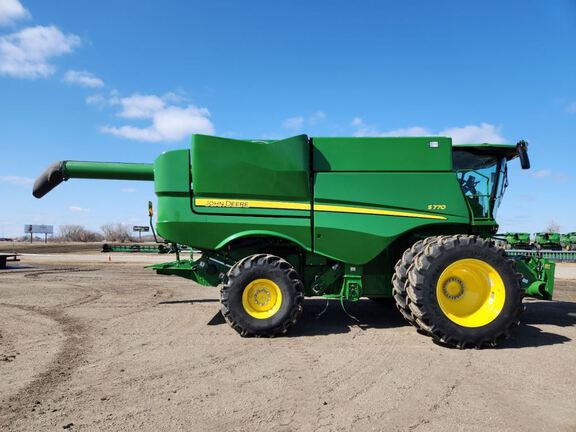 2024 John Deere S770 Combine