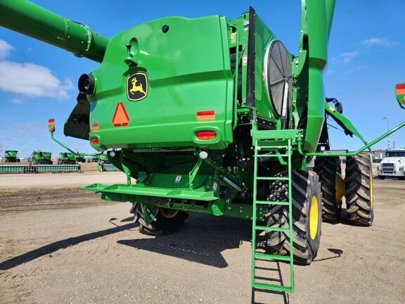 2024 John Deere S770 Combine