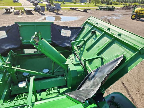 2024 John Deere S780 Combine