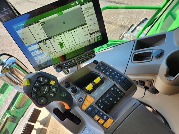 2024 John Deere S780 Combine