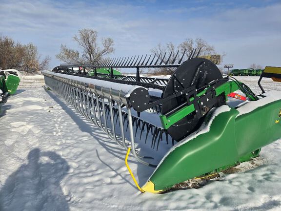 2024 John Deere RD40F Header Combine