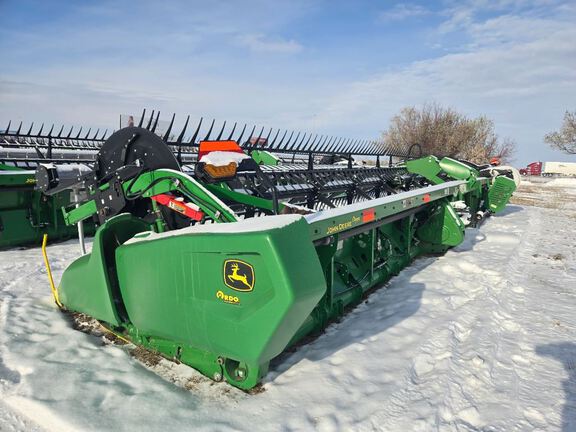 2024 John Deere RD40F Header Combine