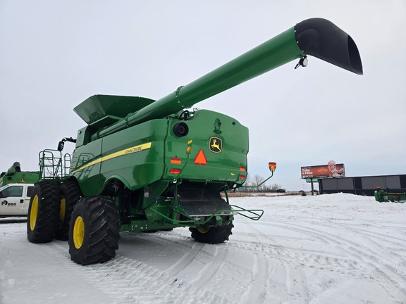 2022 John Deere S780 Combine