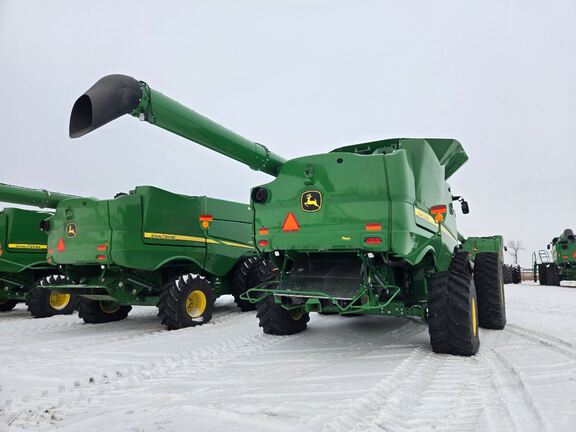 2022 John Deere S780 Combine