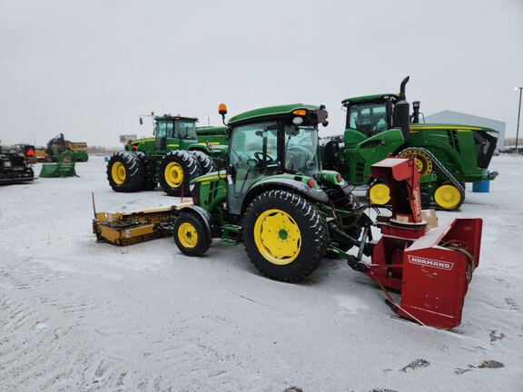 2018 John Deere 4066R Tractor Compact