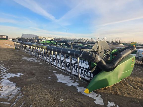 2017 John Deere 640FD Header Combine