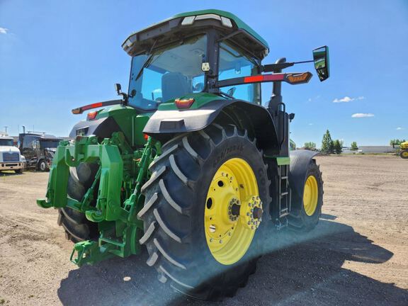 2022 John Deere 8R 340 Tractor