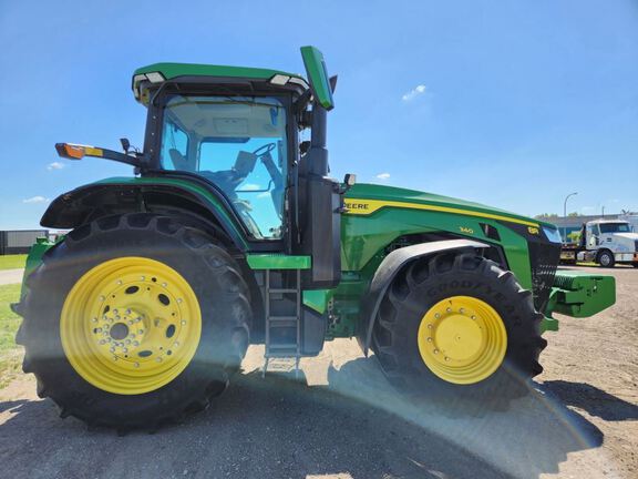 2022 John Deere 8R 340 Tractor