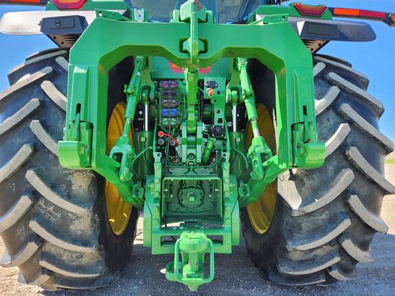 2022 John Deere 8R 340 Tractor