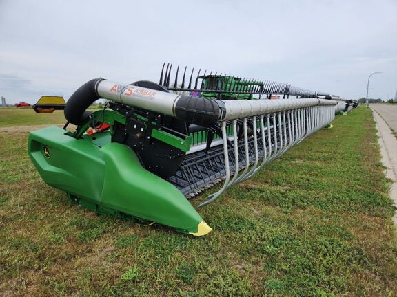 2024 John Deere RD40F Header Combine