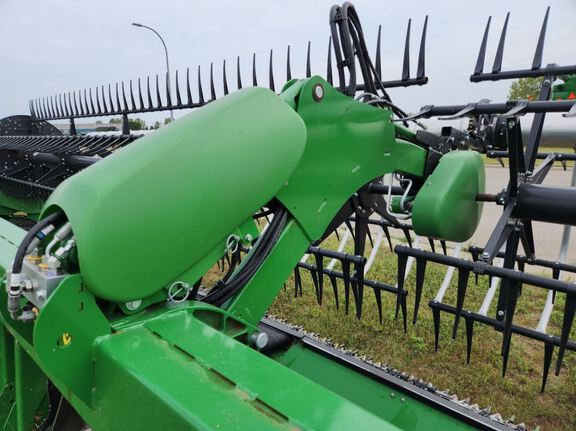 2024 John Deere RD40F Header Combine