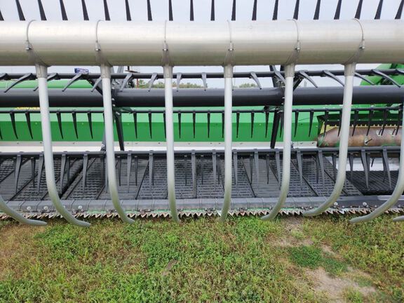 2024 John Deere RD40F Header Combine